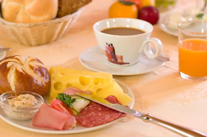 leckeres Frühstück    Pension Tina