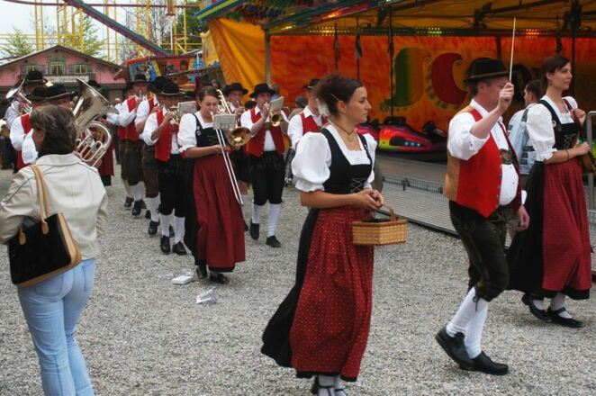 Einzug der Stadtkapelle am Wasserburger Frühlingsfest.