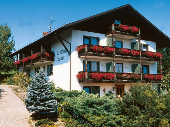 Unsere Pension, gegenüber der Rottel Terme!