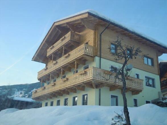 Hausansicht-Winter
