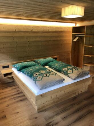 Doppelschlafzimmer mit Ausziehcouch OG