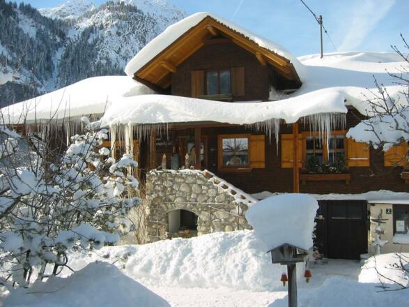 Haus Bergehimat im Winter