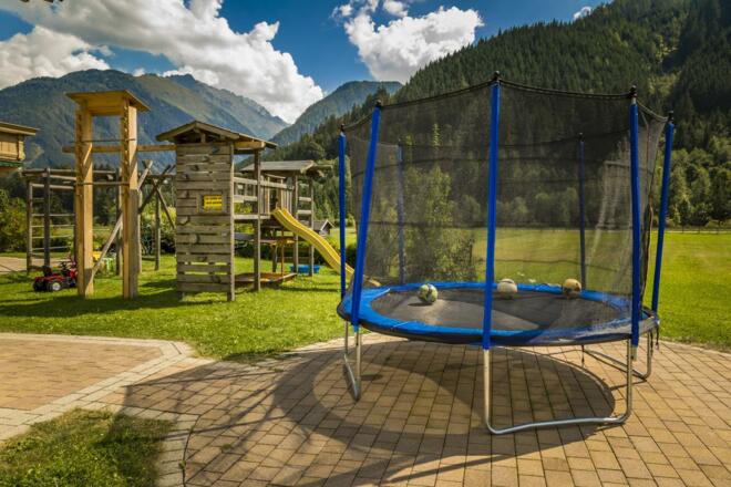 Spielplatz Trampolin