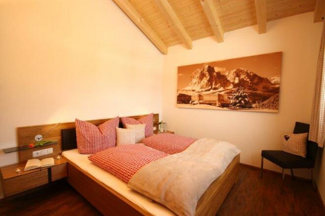 Schlafzimmer "Alpenglühen" Wohnung 2