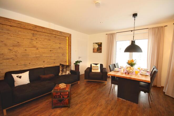 Wohnraum "Alpenglühen" Wohnung 2