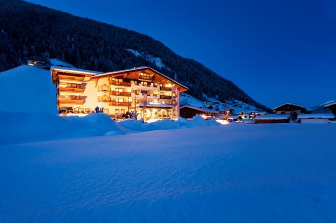 Stubaierhof_winter21_Haupteingang