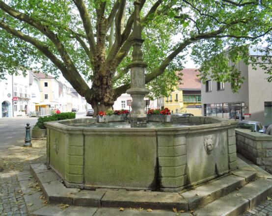 Der Mauthausener Marktbrunnen