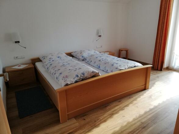 Haus Buhmann - Schlafzimmer 1(1)