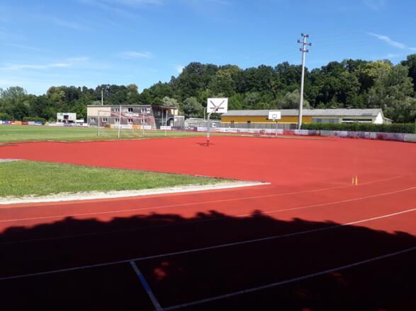 Stadion/Laufbahn/Basketball