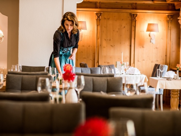 Romantisch gedeckter Tisch