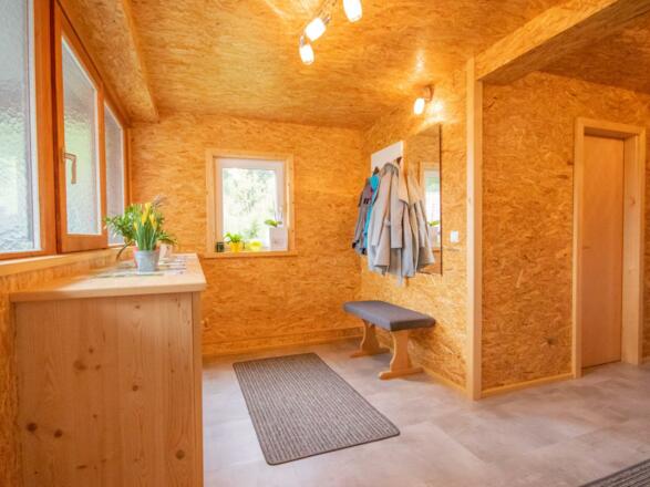 Vorraum mit Garderobe