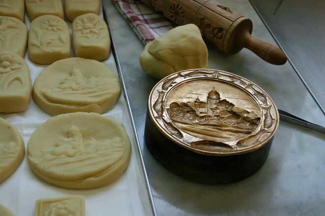Marzipanherstellung im Kloster Frauenwörth