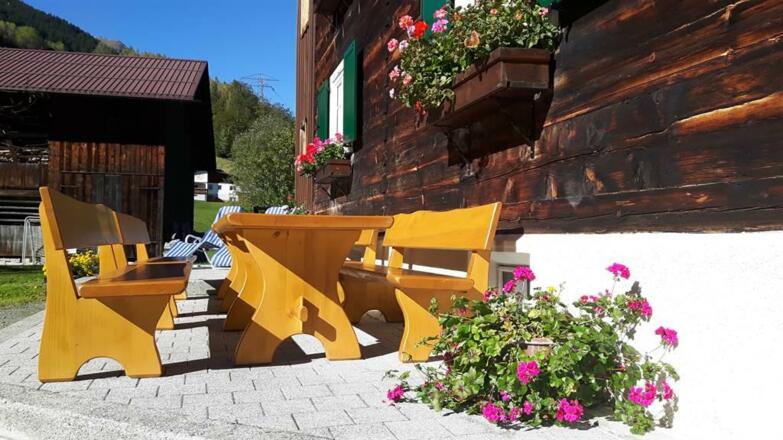 Bergfrieden in Partenen - Terrasse