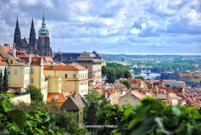 Der Veitsdom in der Altstadt von Prag - Tschechien / Europa