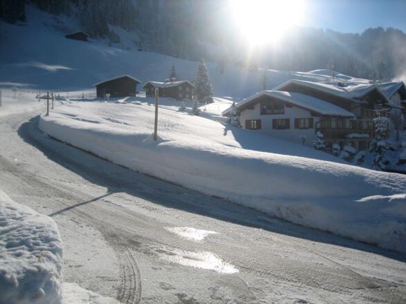 Der Einstieg zur Piste direkt hinter dem Haus