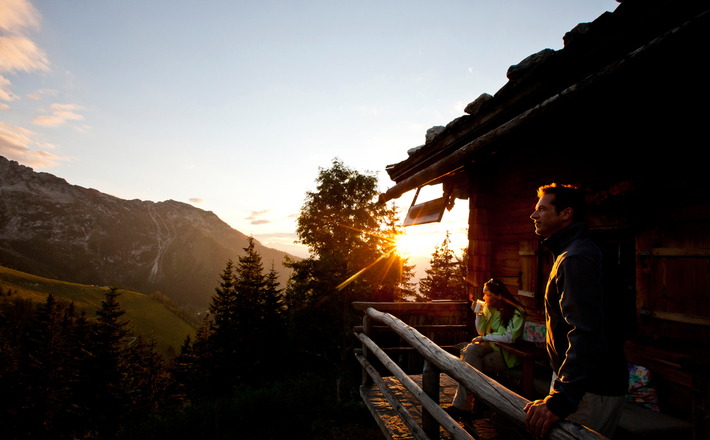 Sonnenuntergang am Perlerkaser auf der oberen Ahornalm