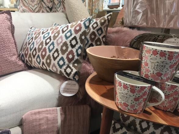 CHARI-VARI Wohndesign