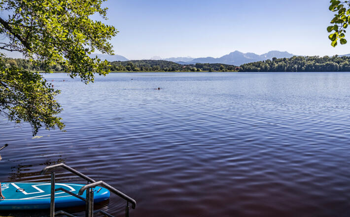 Abtsdorfer See vor dem Staufen-Massiv