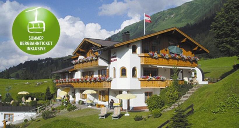 Eine Hausansicht vom Prospekt