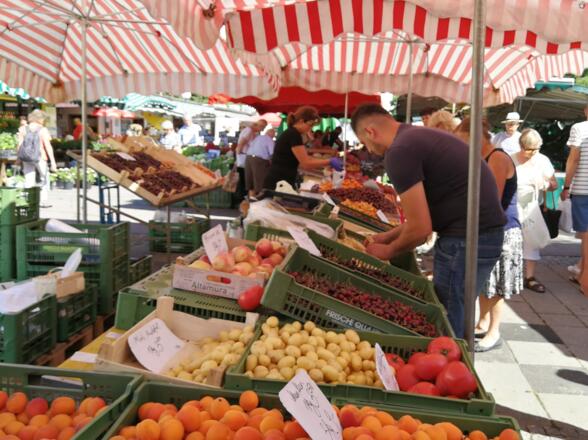 S%c3%bcdbahnhofmarkt_EM (2)