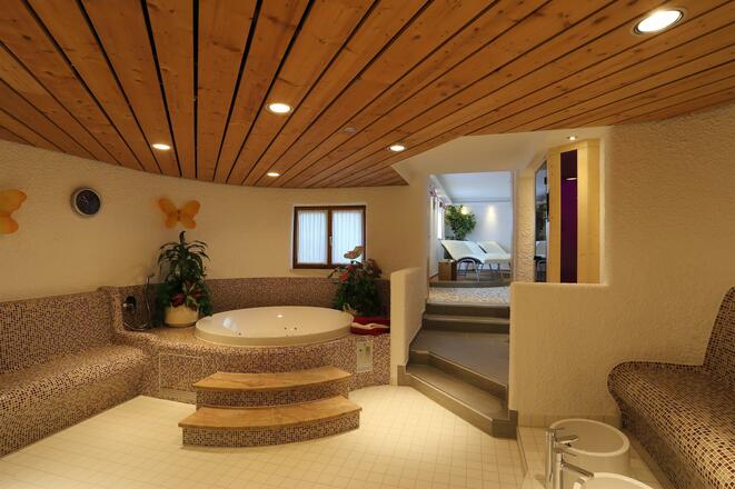 Wellnessbereich - Whirlpool