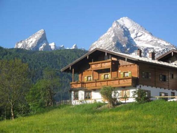 Unser Bauernhof mit Watzmann