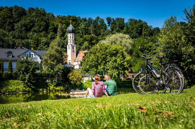 Alte Floßlände mit Blick auf die Stadt