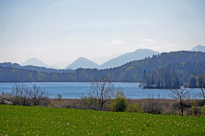 Seehamer See mit Blick in die Berge
