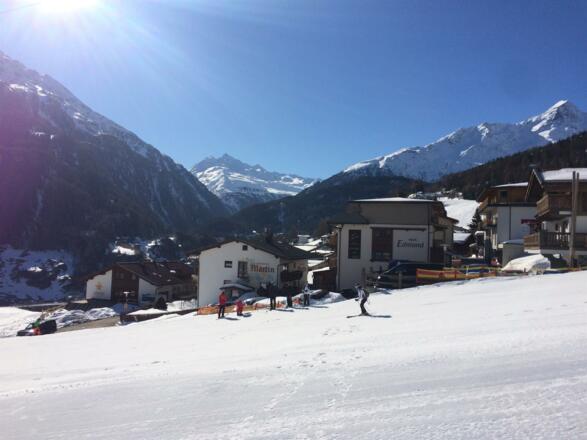 Skiabfahrt vor dem Haus