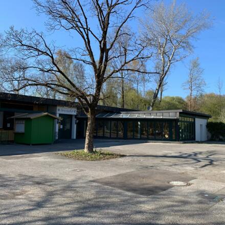 Seewirtschaft und Biergarten am Poschinger Weiher