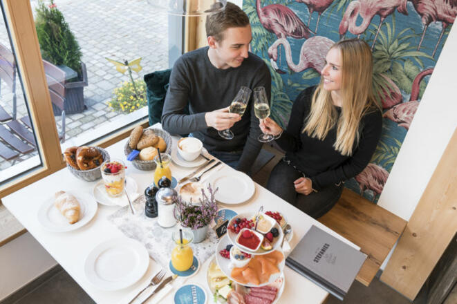 Wintergarten mit Frühstück