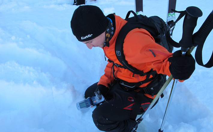 Verschüttete suchen im Skitourenpark