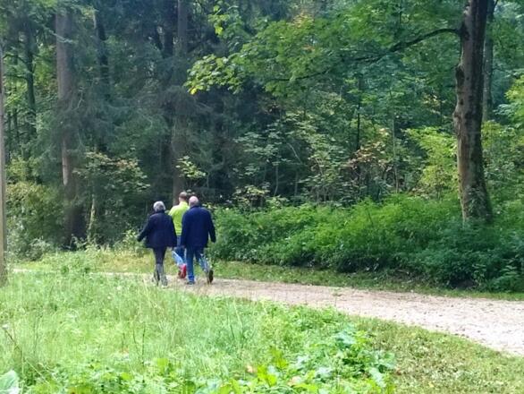 Wanderer im Kranzberger Forst