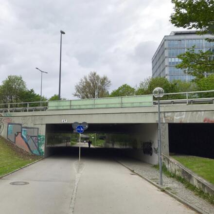 Brücke Mittlerer Ring am Willi-Gebhardt-Ufer