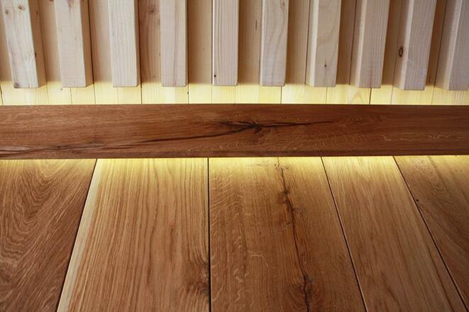 warmes_Holz_im_Wohnraum