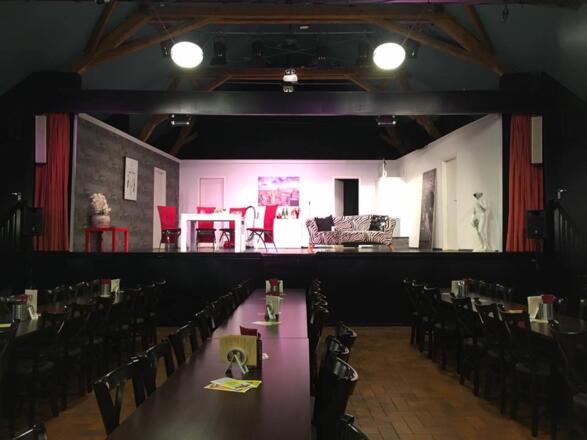 Theater im Roßstall, Saal und Bühne