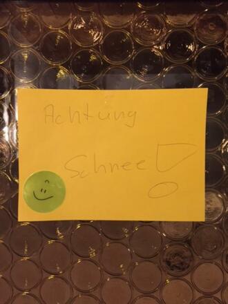 Ja...das kann "manchmal" bei uns an der Türe hänge