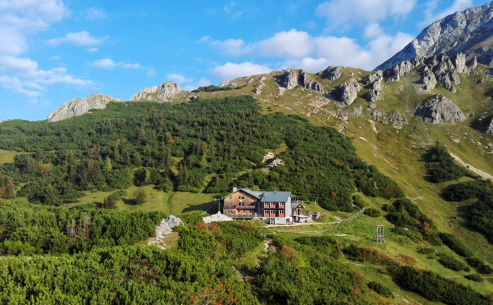 Das Carl-von-Stahl-Haus in schöner Lage zwischen Hohem Brett und Schneibstein