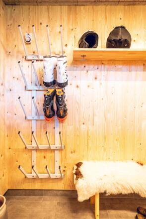 Schuh und Sportgeräteraum