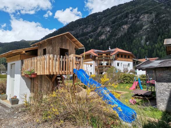 unser neuer Spielplatz