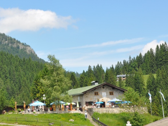 Die Albert-Link-Hütte - Übernachtungsstützpunkt am Abend des 2. Tages