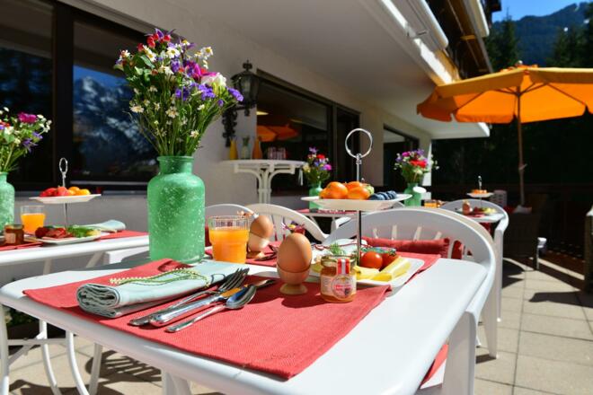Frühstück auf der Terrasse