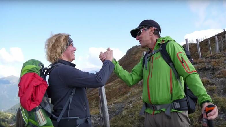 Im Oktober 2016 hat sich der TV-Redakteur und Kameramann Dénes Széchényi von Tirol TV auf den Weg gemacht, um gemeinsam mit dem Thaurer Bergwanderführer Hans Staud die 12 Etappen des Romedius-Pilgerwegs selbst zu begehen. Daraus ist ein berührendes F
