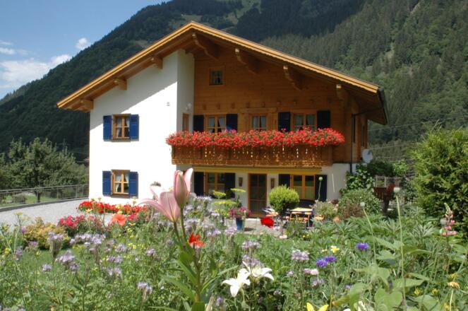 Haus Pacher Sommeransicht