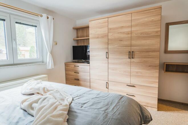 Schlafzimmer OG mit TV