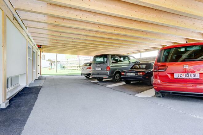 Großes Carport