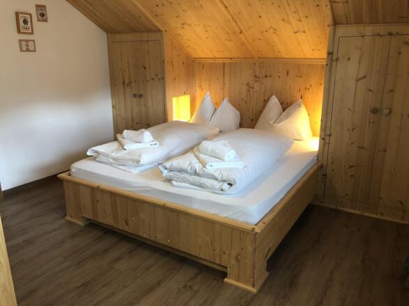 Schlafzimmer 6