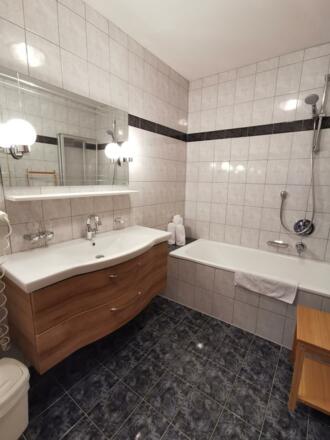 FEWO-Stubai Badezimmer