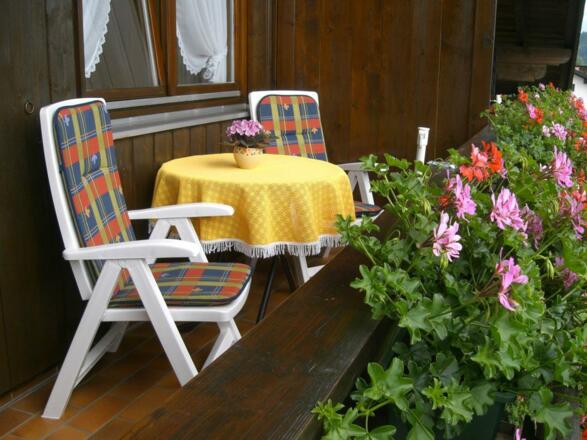 Balkone mit Bergblick