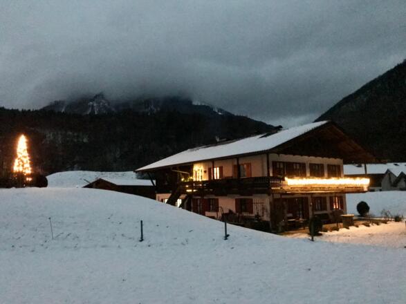 EG Ferienwohnung, 3 Schlafzi, großer Garten
